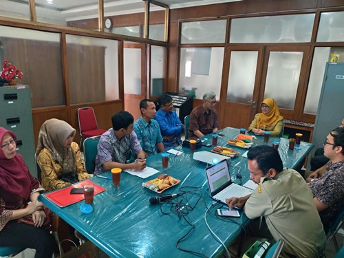 Kunjungan Kerja ke Bagian Hukum Kota Surakarta :: Jaringan Dokumentasi dan Informasi Hukum Kota Cilegon